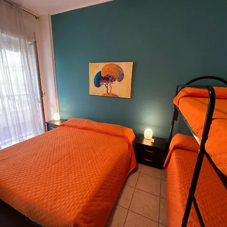 Waterfront Rooms, 150 Mt Dal Mare بيت ضيافة